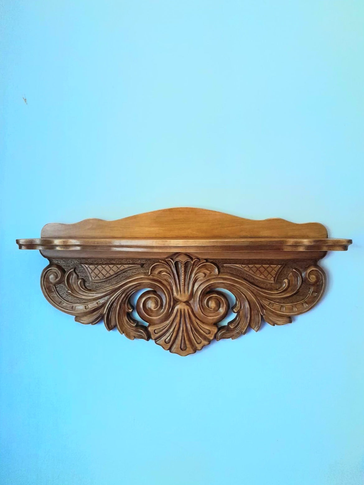 Handmade Linden Wood Shelf: Rustic Wall Decoration
