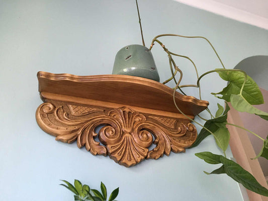 Handmade Linden Wood Shelf: Rustic Wall Decoration