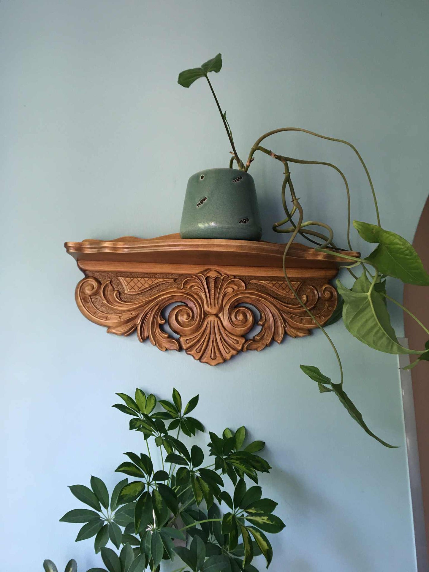 Handmade Linden Wood Shelf: Rustic Wall Decoration